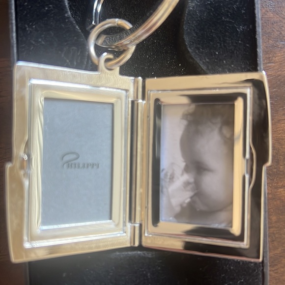 Philippi Silver 2-Photo Locket Frame Keychain - Picture 3 of 5